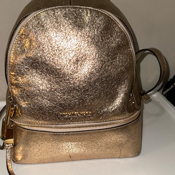 Rose Gold Fur Medium Back Pack - Picture 4 of 5